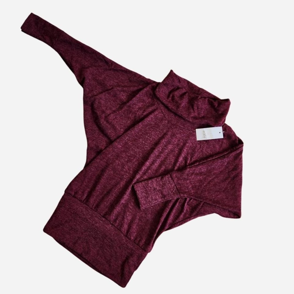 NWT Made in Italy 80s-inspired turtleneck burgundy sweater